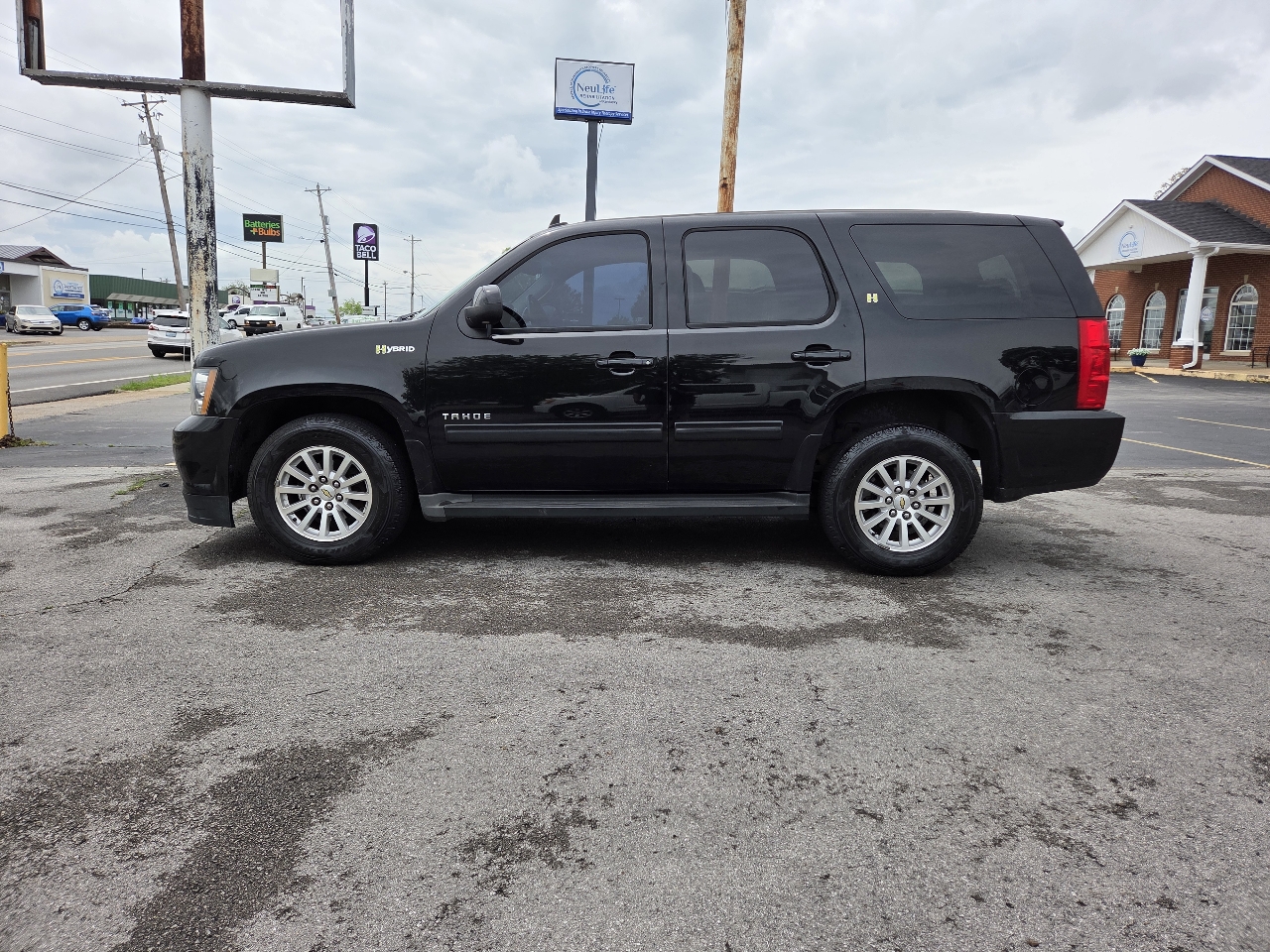 Chevrolet Tahoe Hybrid 4WD 2013