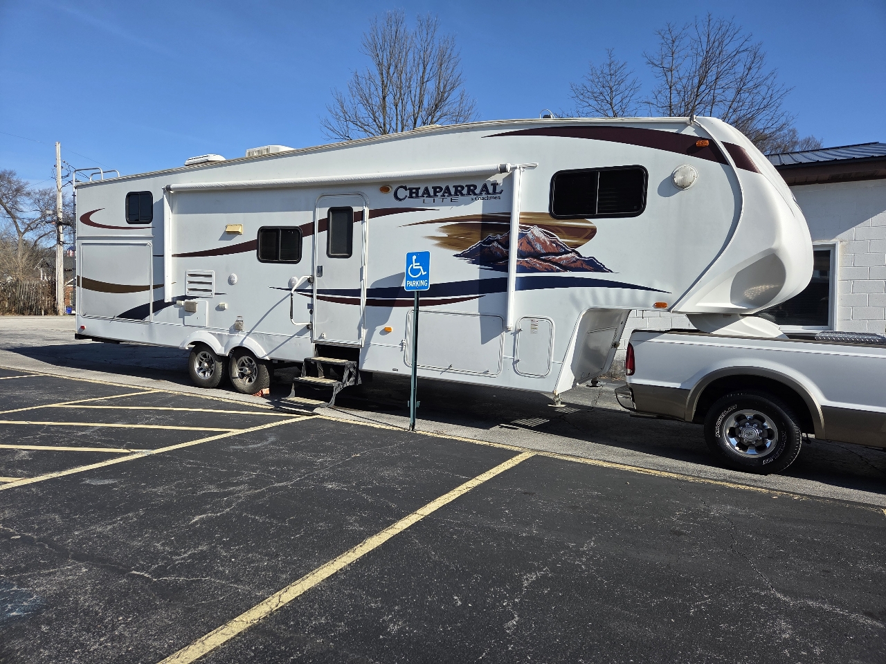 Coachmen Chaparral Lite  2011