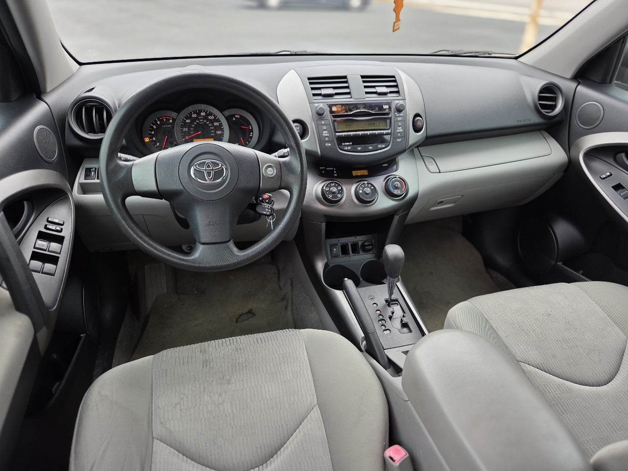 Toyota RAV4 Base V6 4WD 2009