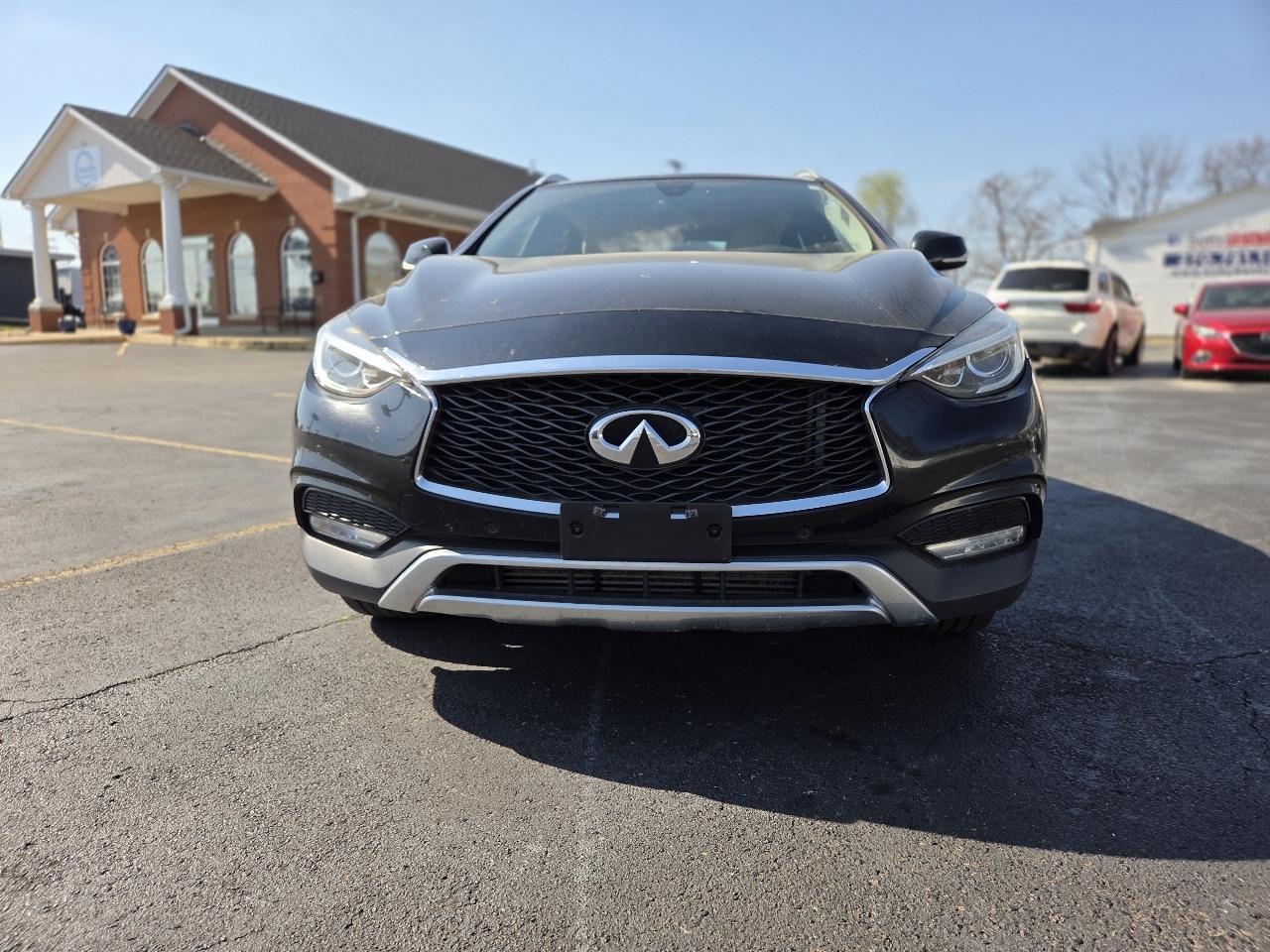 Infiniti QX30 Luxury AWD 2017