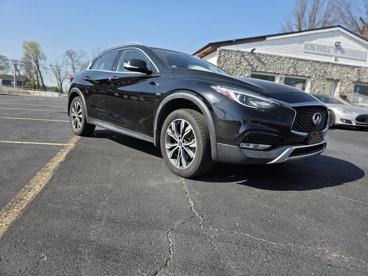 Infiniti QX30 Luxury AWD 2017
