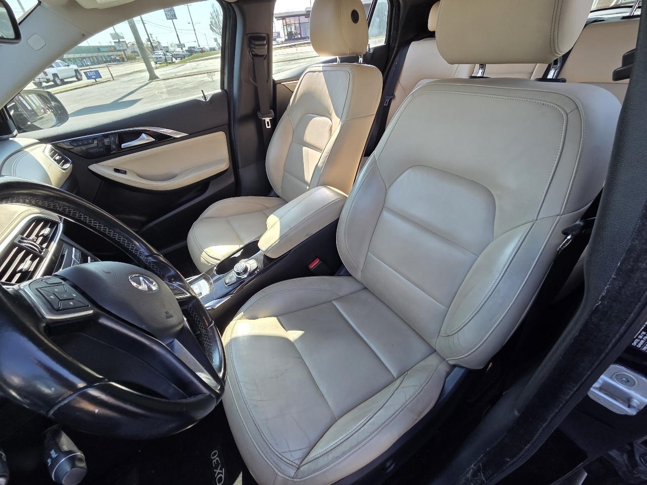 Infiniti QX30 Luxury AWD 2017