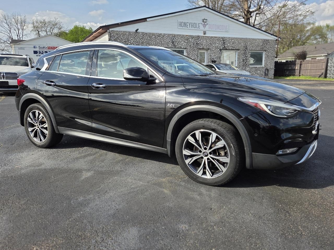 Infiniti QX30 Luxury AWD 2017