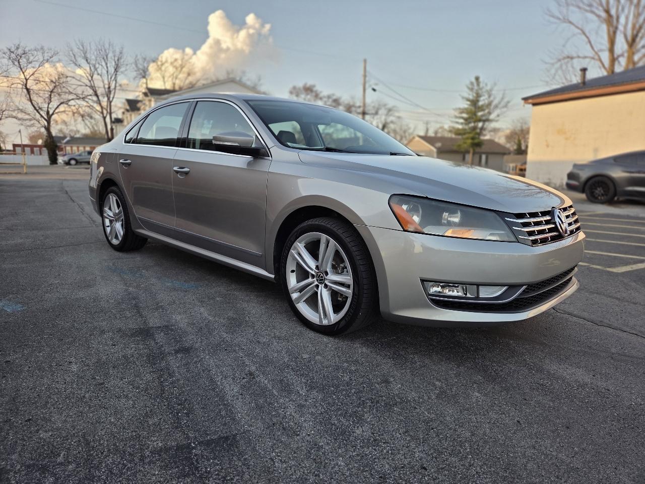 Volkswagen Passat 2.0L TDI SEL Premium 2013