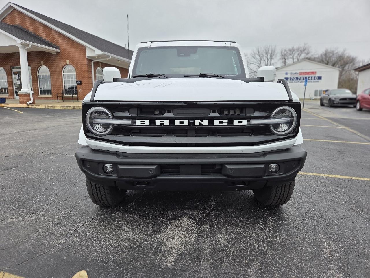 Ford Bronco Outer Banks 4-Door 2024