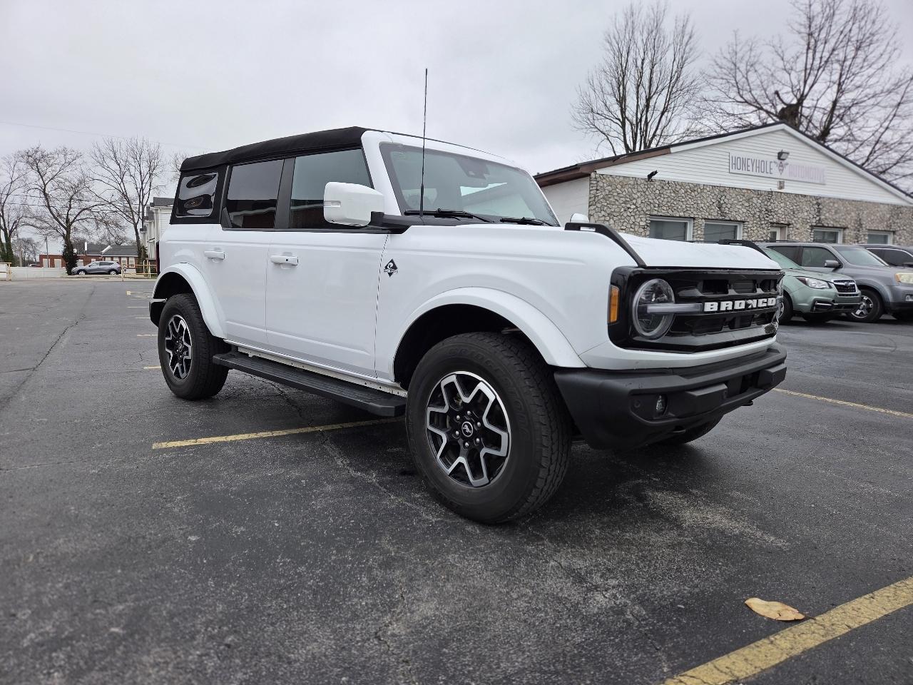 Ford Bronco Outer Banks 4-Door 2024