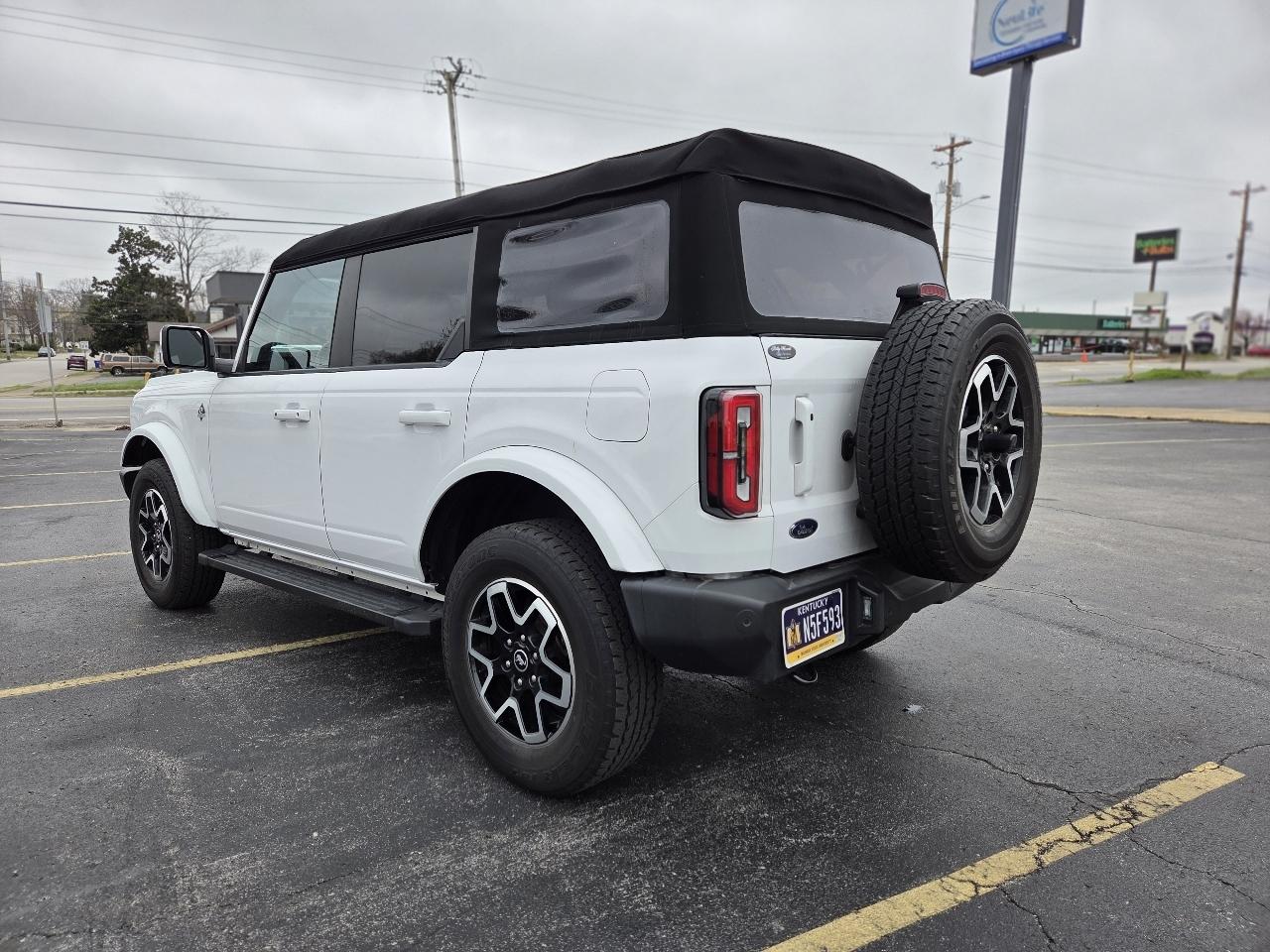 Ford Bronco Outer Banks 4-Door 2024