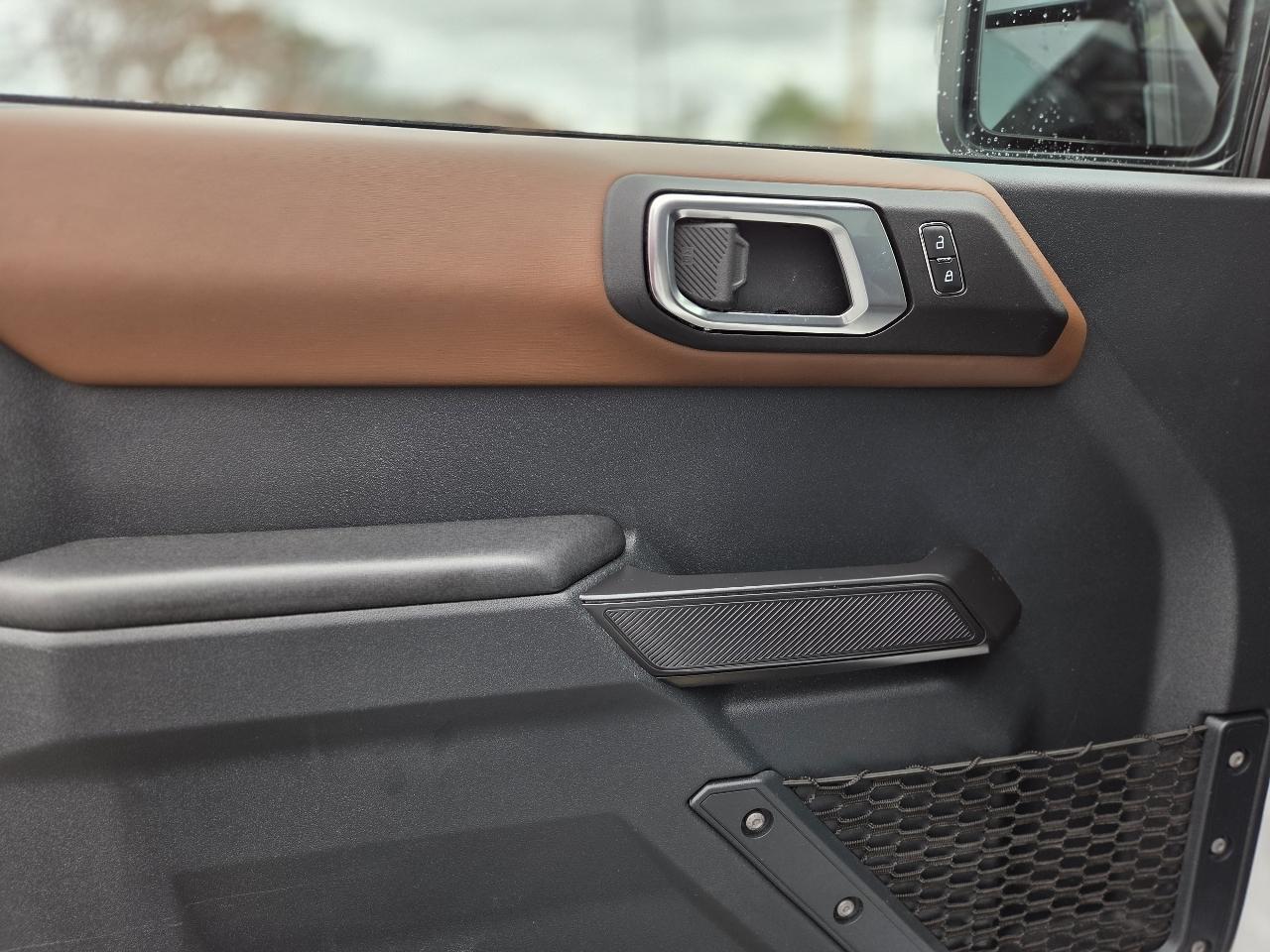 Ford Bronco Outer Banks 4-Door 2024