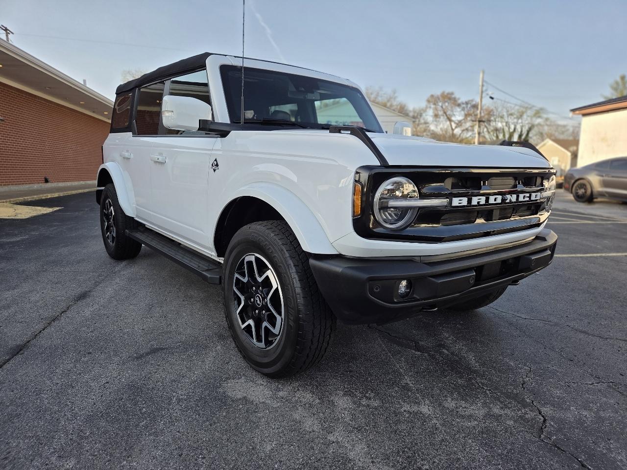 Ford Bronco Outer Banks 4-Door 2024