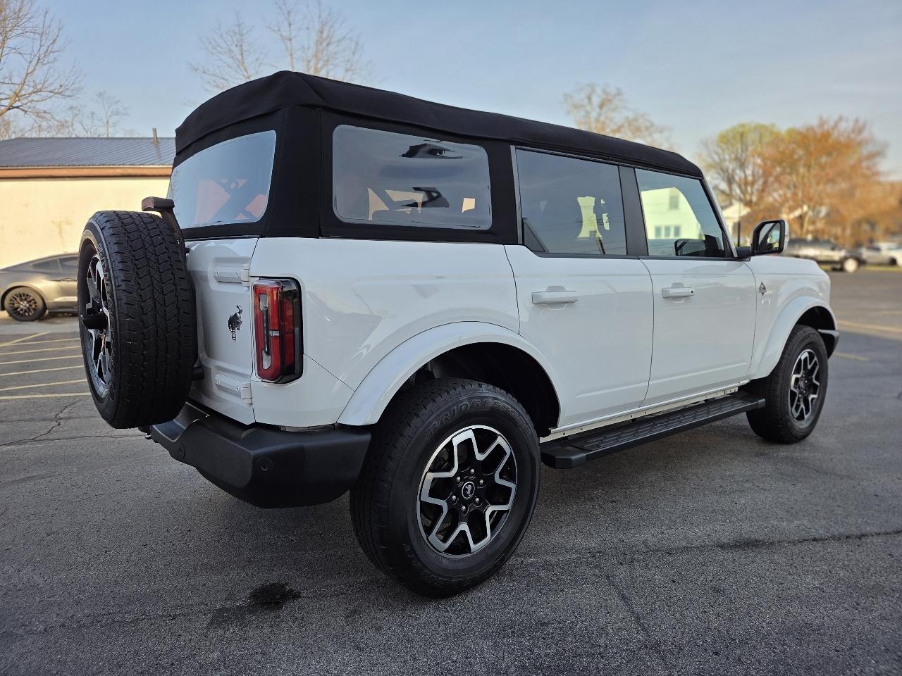 Ford Bronco Outer Banks 4-Door 2024