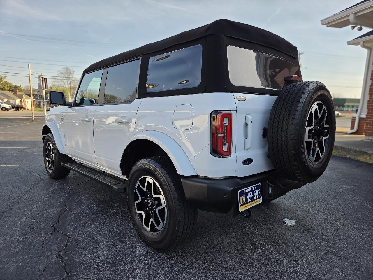 Ford Bronco Outer Banks 4-Door 2024