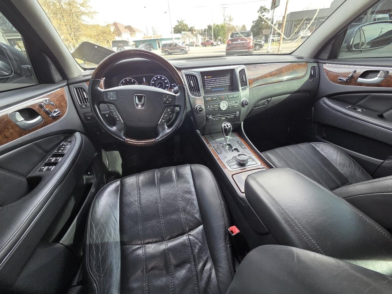 Hyundai Equus Signature 2012