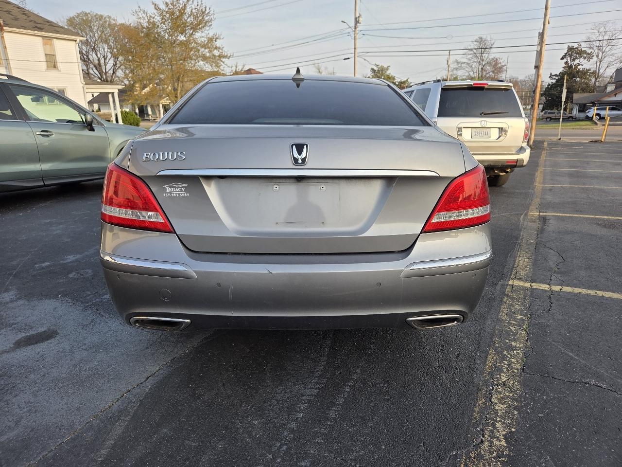 Hyundai Equus Signature 2012