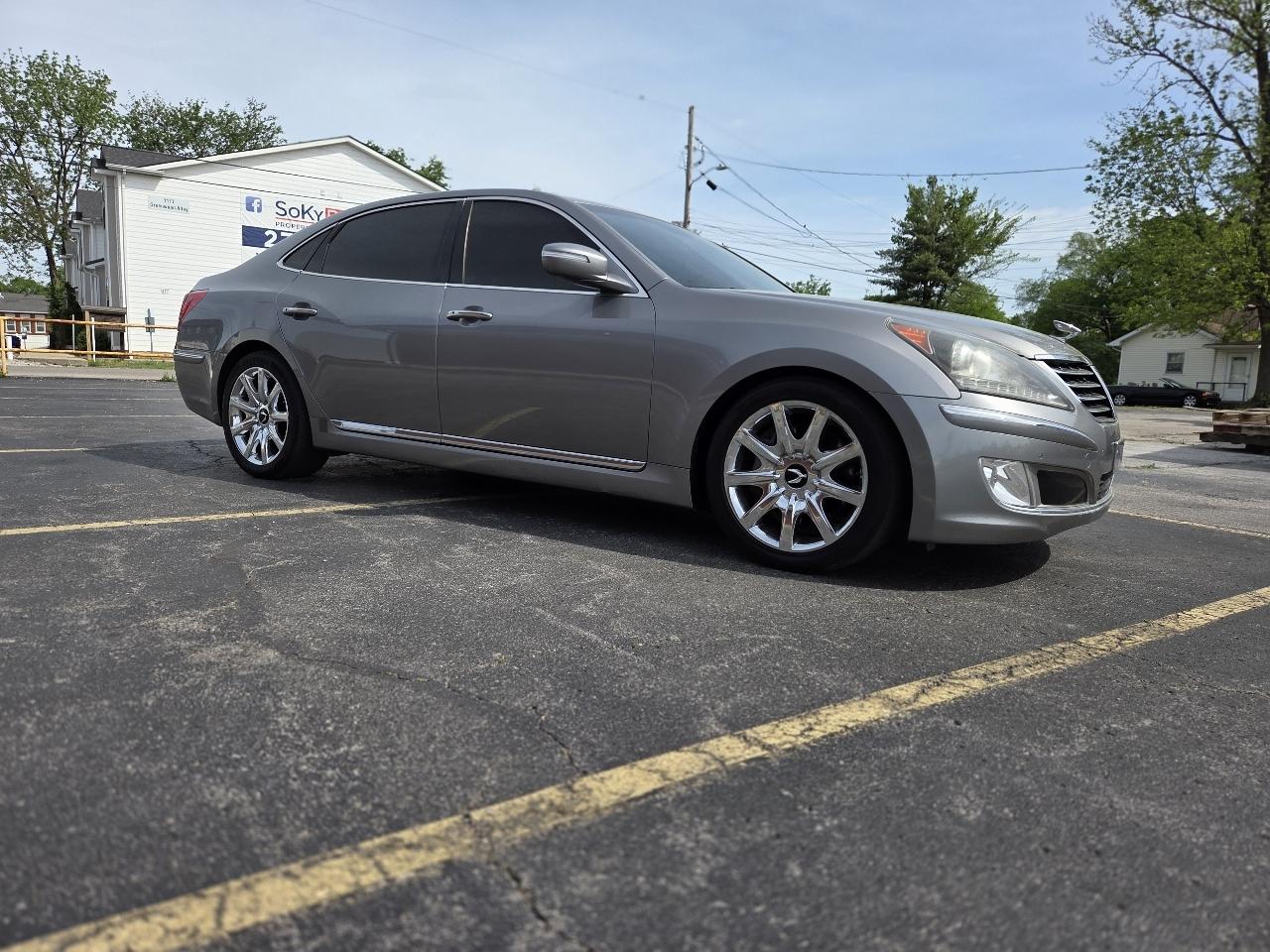 Hyundai Equus Signature 2012