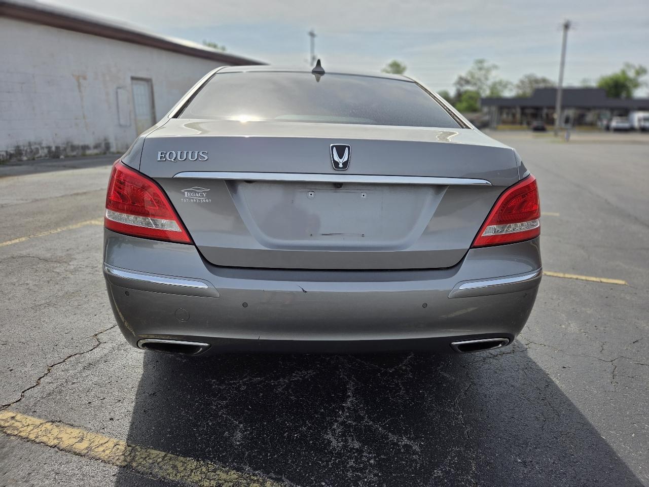 Hyundai Equus Signature 2012