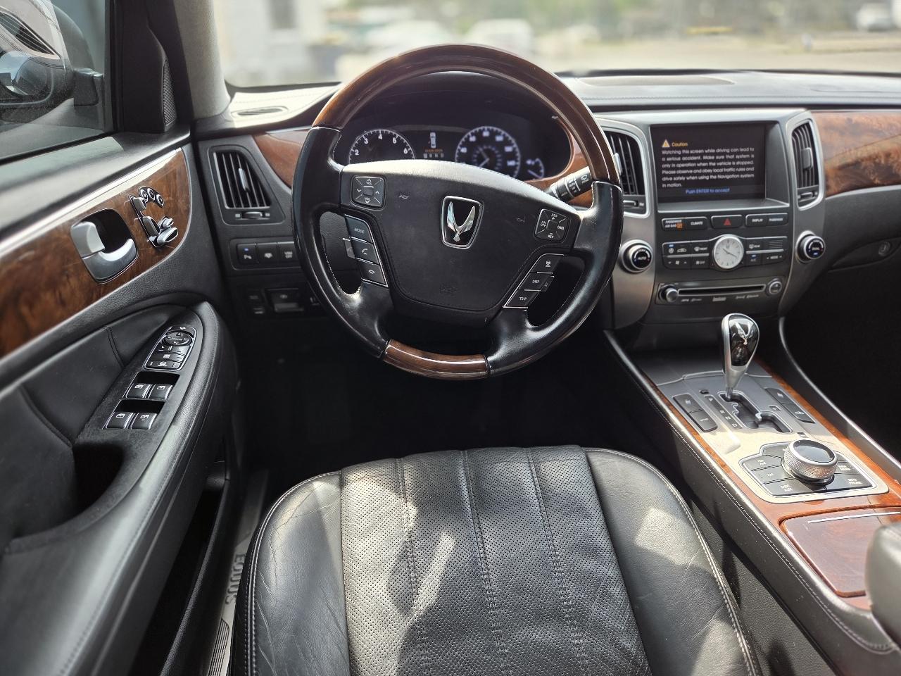 Hyundai Equus Signature 2012