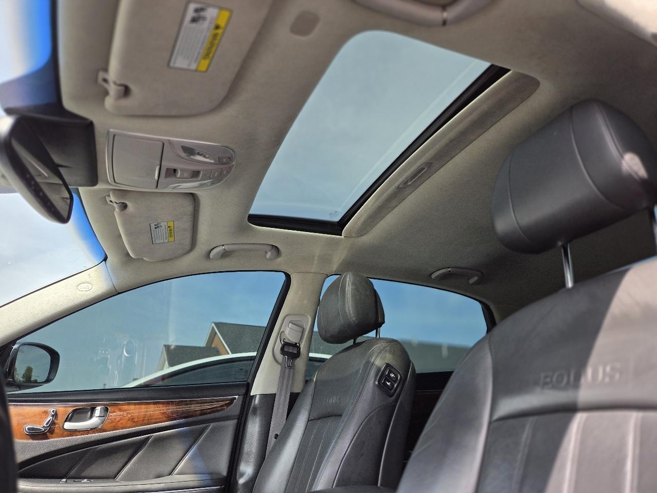 Hyundai Equus Signature 2012