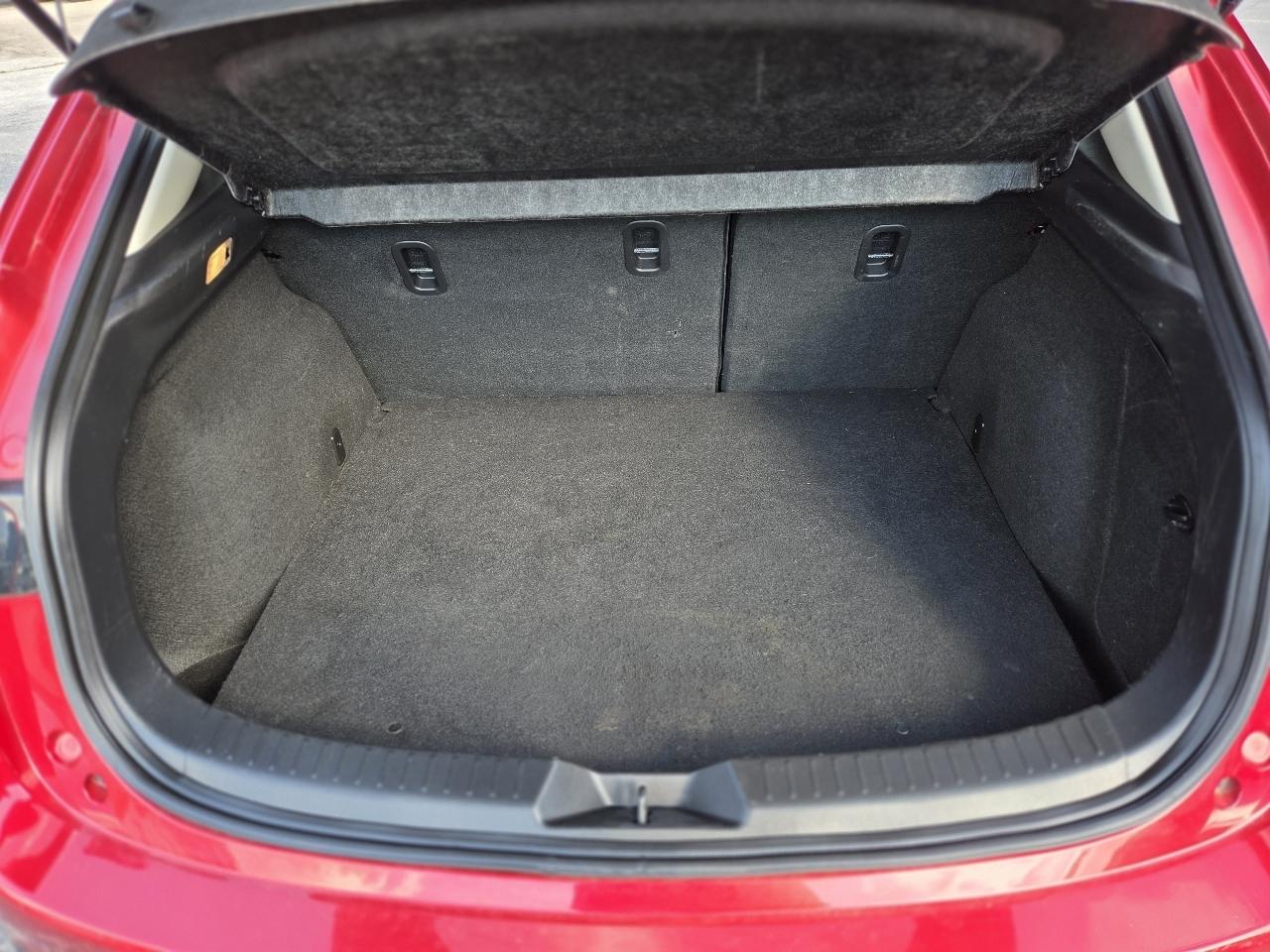Mazda MAZDA3 i Grand Touring AT 5-Door 2015