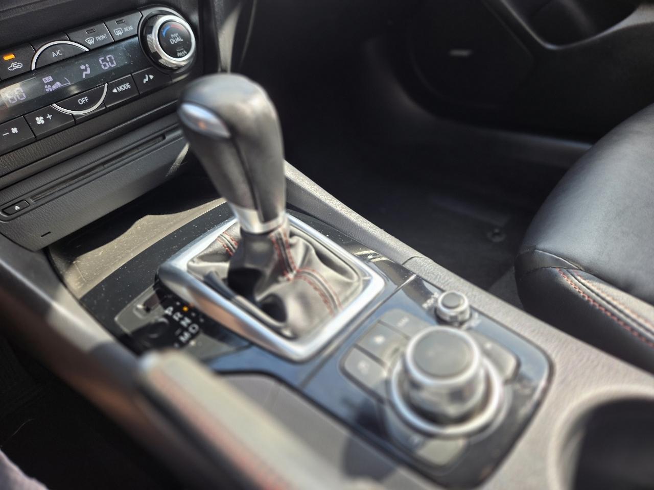 Mazda MAZDA3 i Grand Touring AT 5-Door 2015