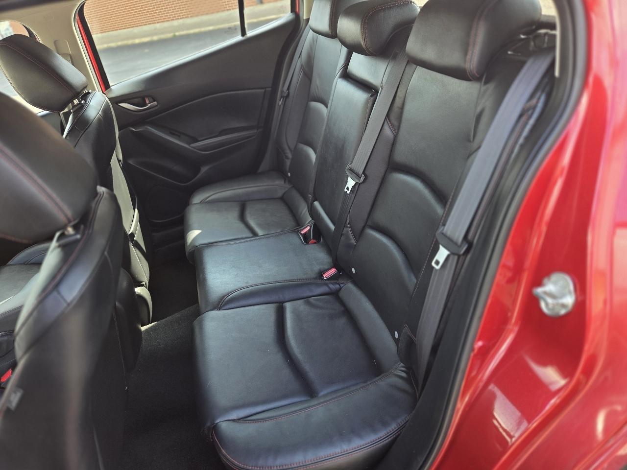 Mazda MAZDA3 i Grand Touring AT 5-Door 2015