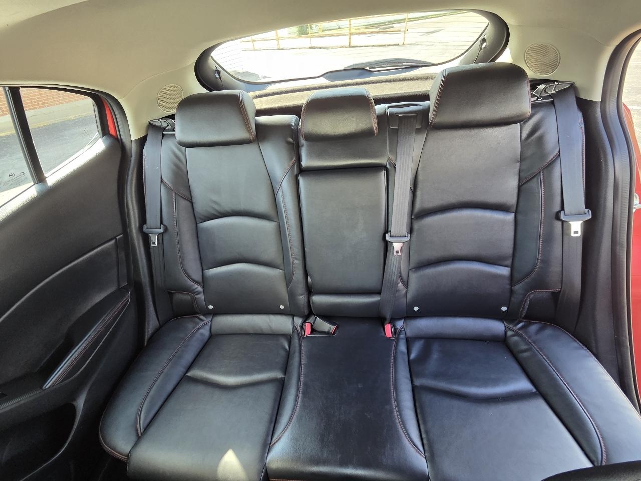 Mazda MAZDA3 i Grand Touring AT 5-Door 2015
