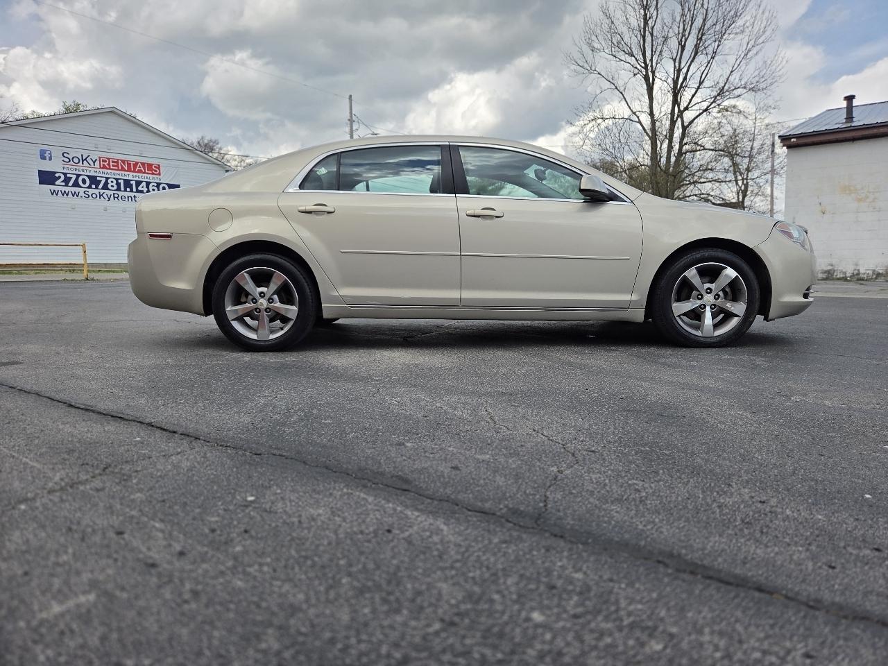 Chevrolet Malibu 1LT 2011