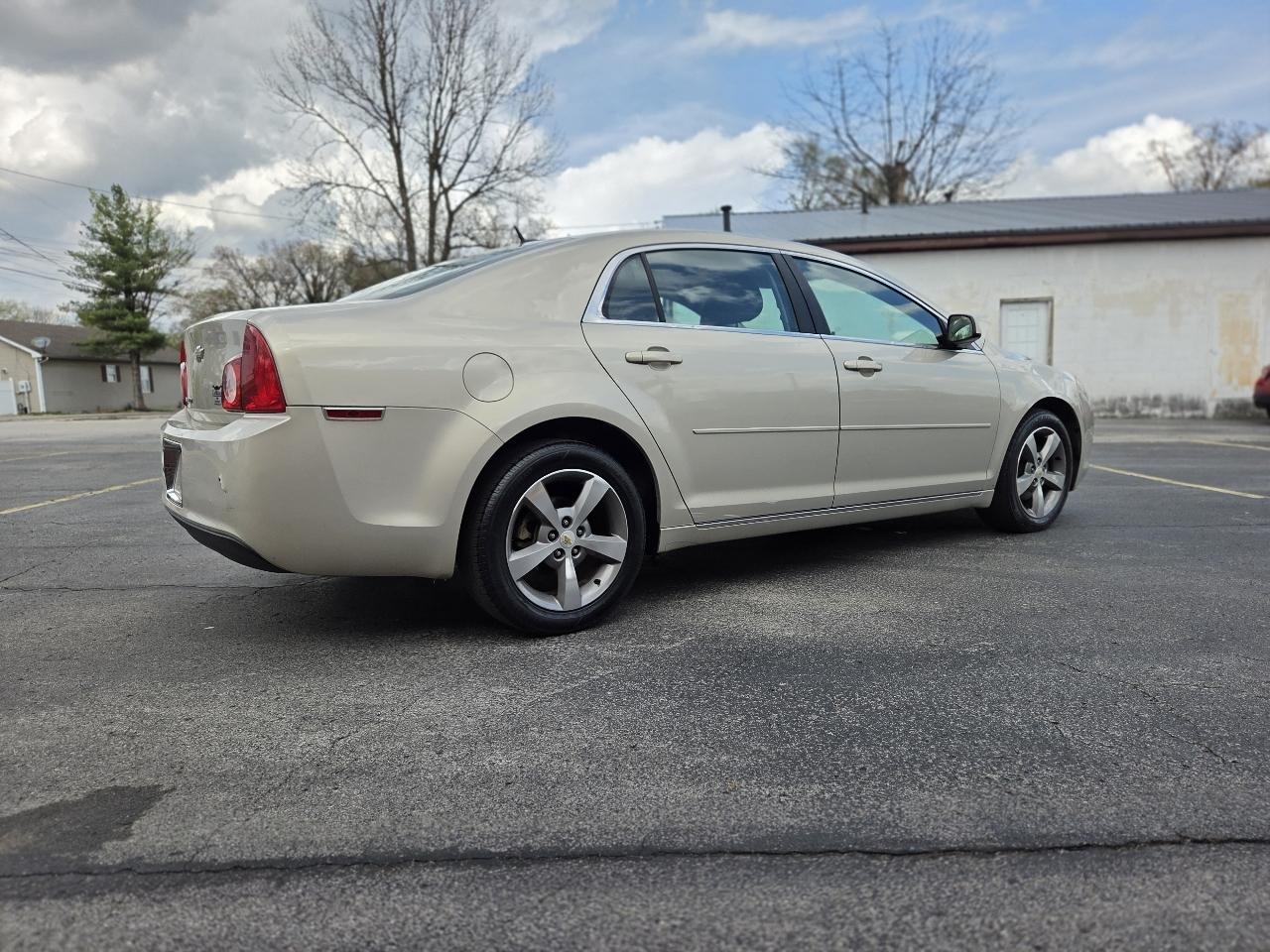 Chevrolet Malibu 1LT 2011