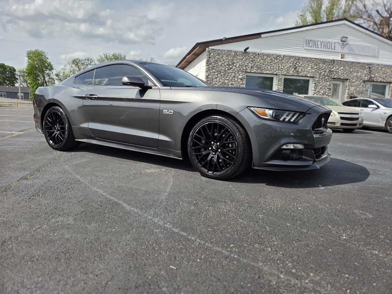 Ford Mustang GT Premium Coupe 2017