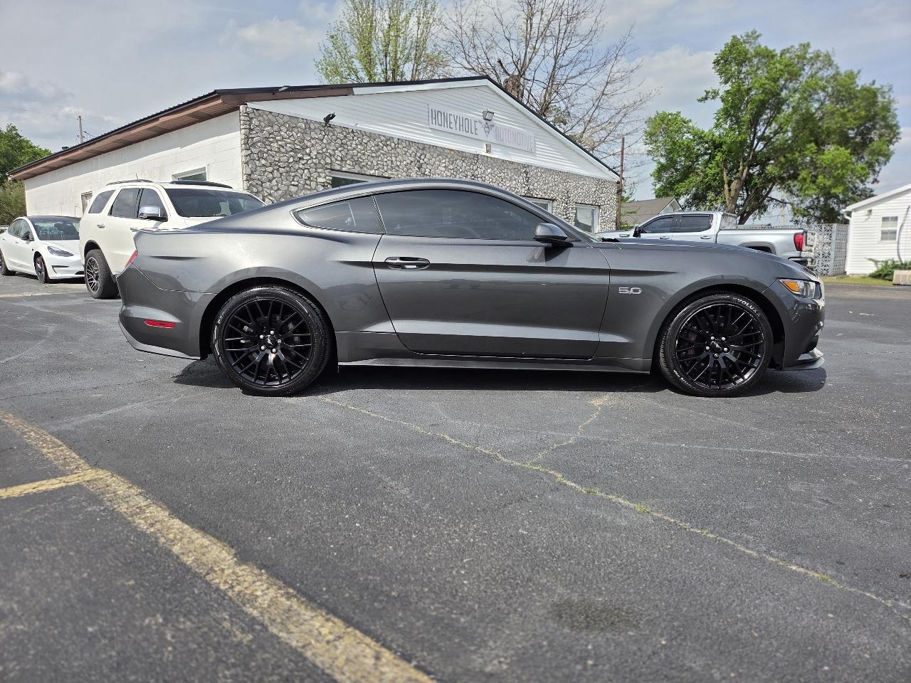 Ford Mustang GT Premium Coupe 2017