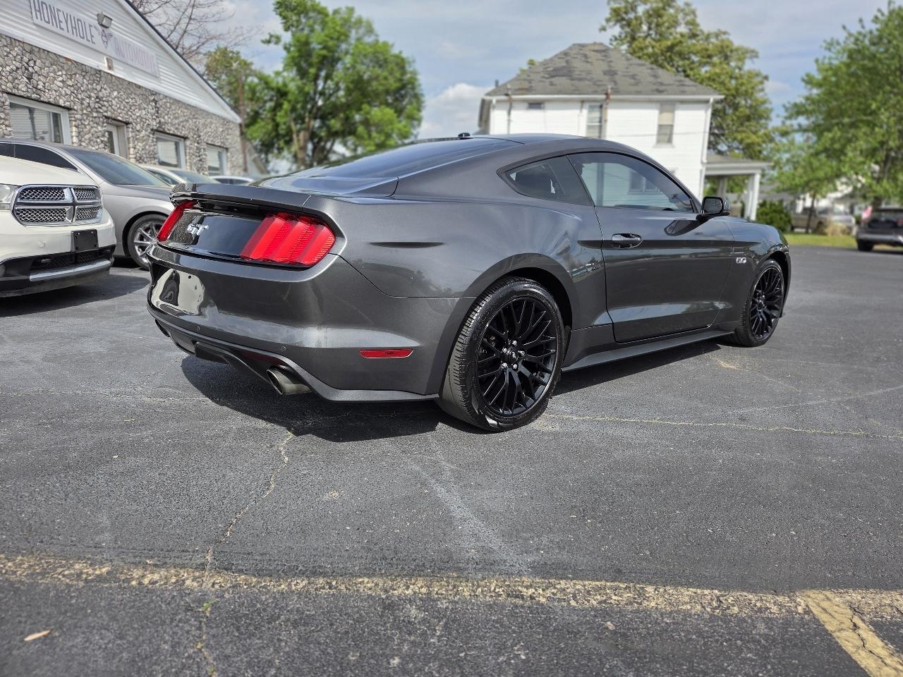 Ford Mustang GT Premium Coupe 2017
