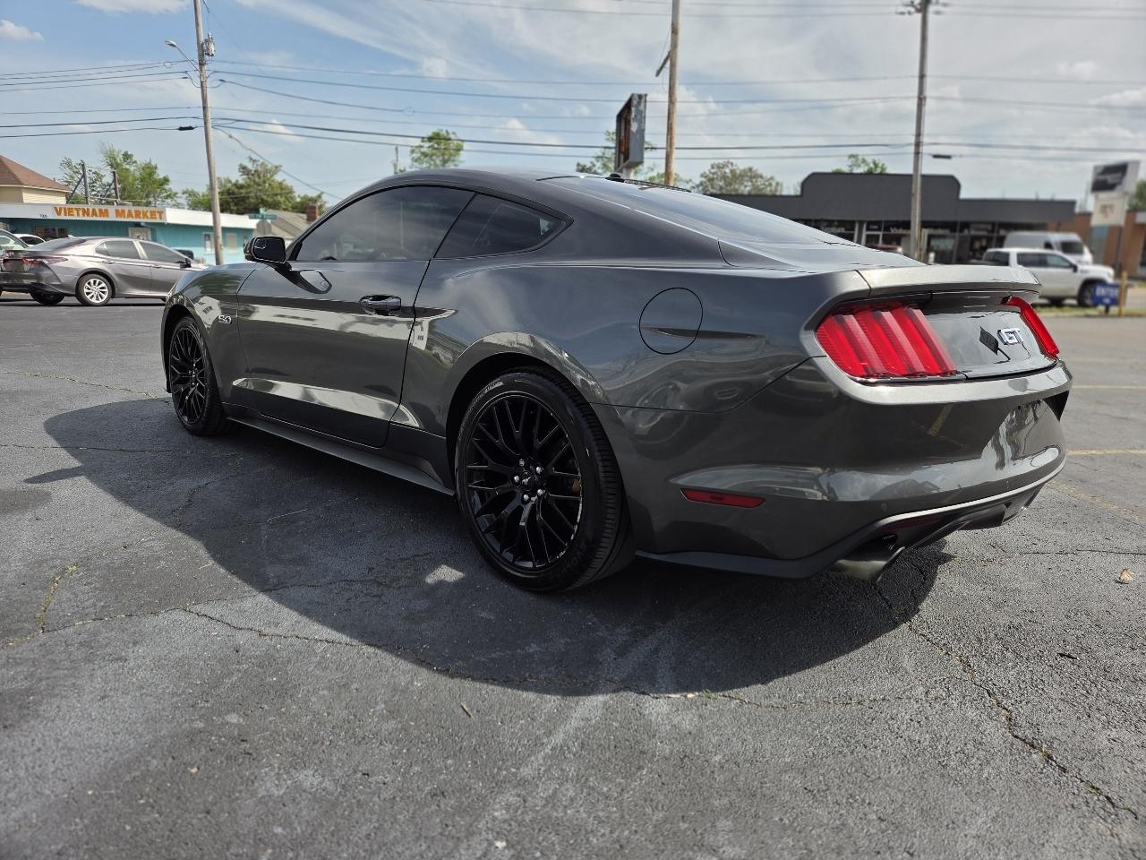 Ford Mustang GT Premium Coupe 2017