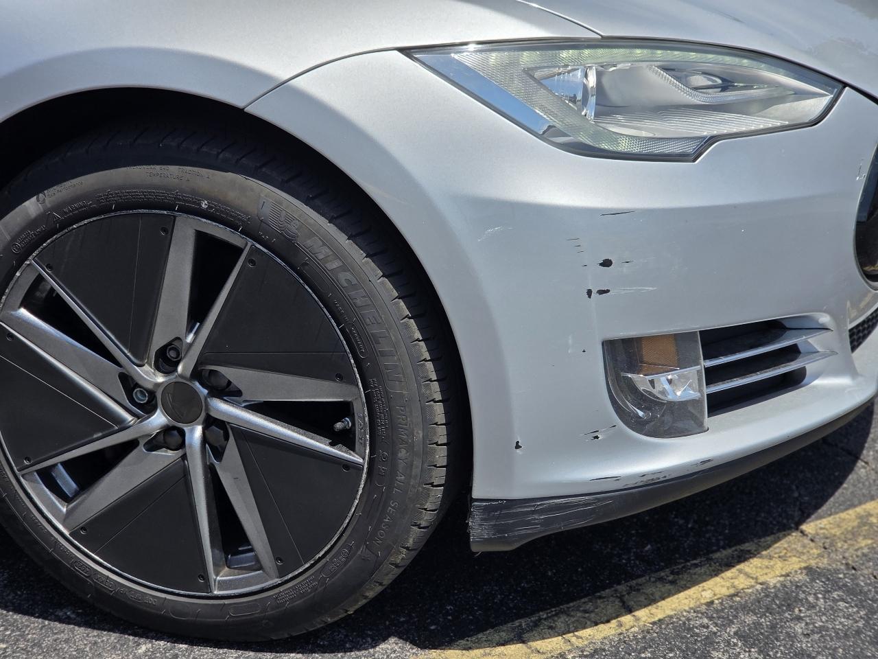 Tesla Model S Signature 2013