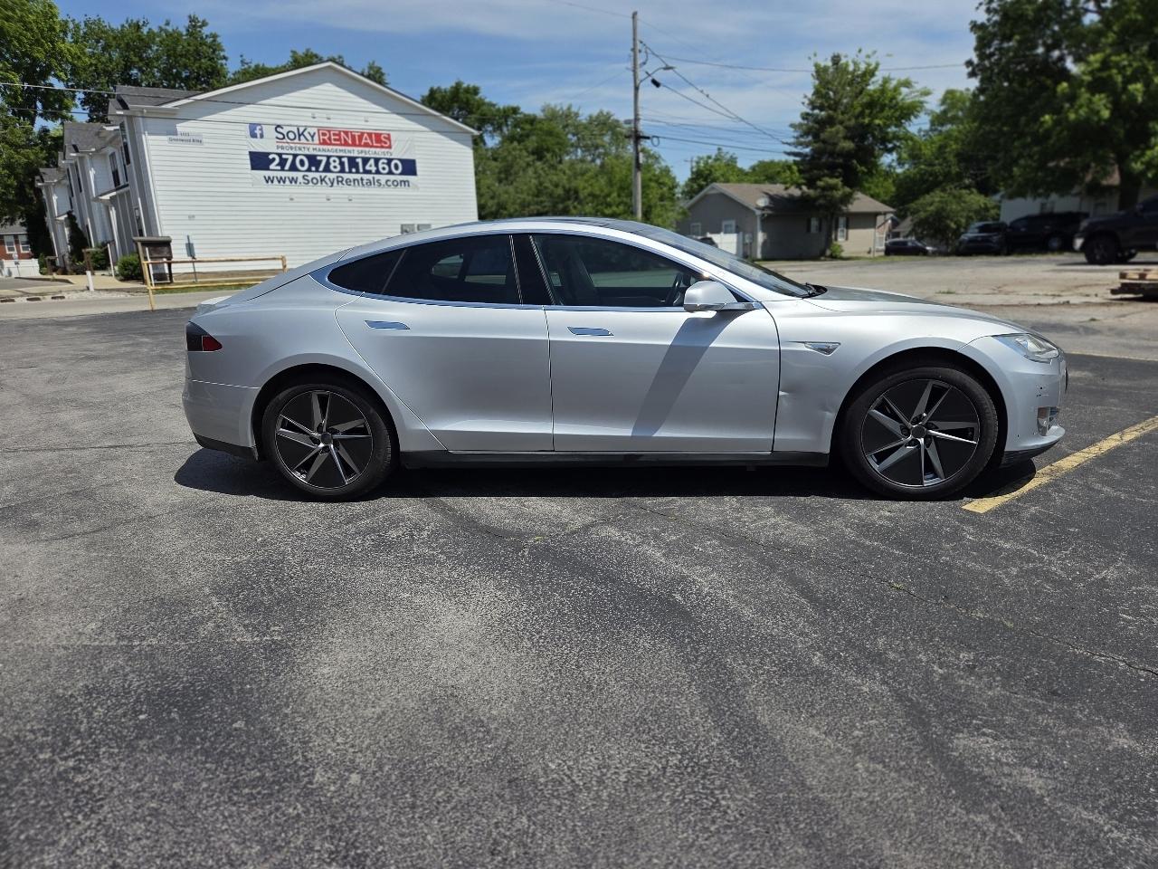 Tesla Model S Signature 2013