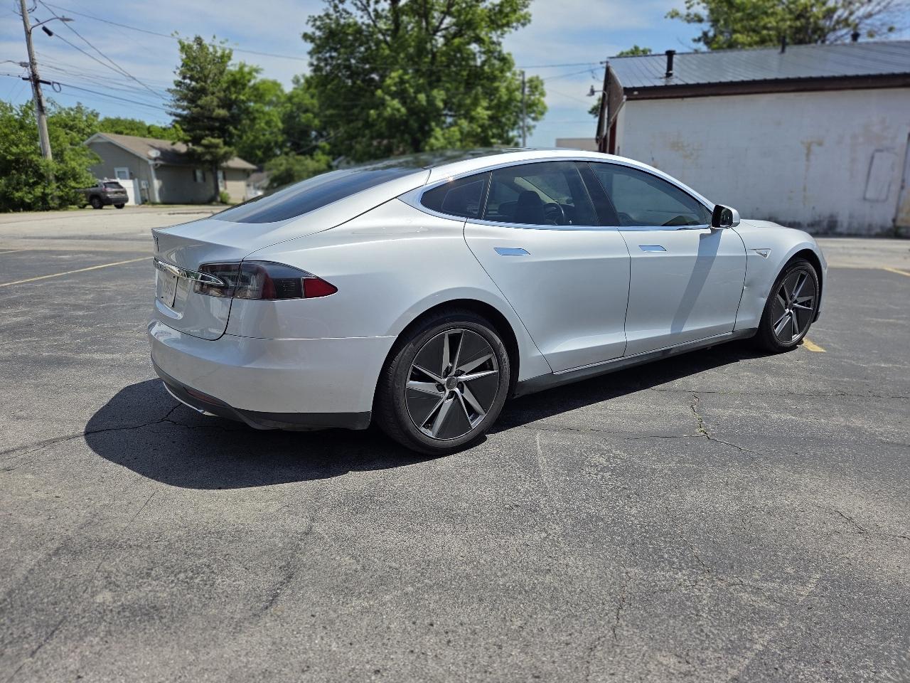 Tesla Model S Signature 2013