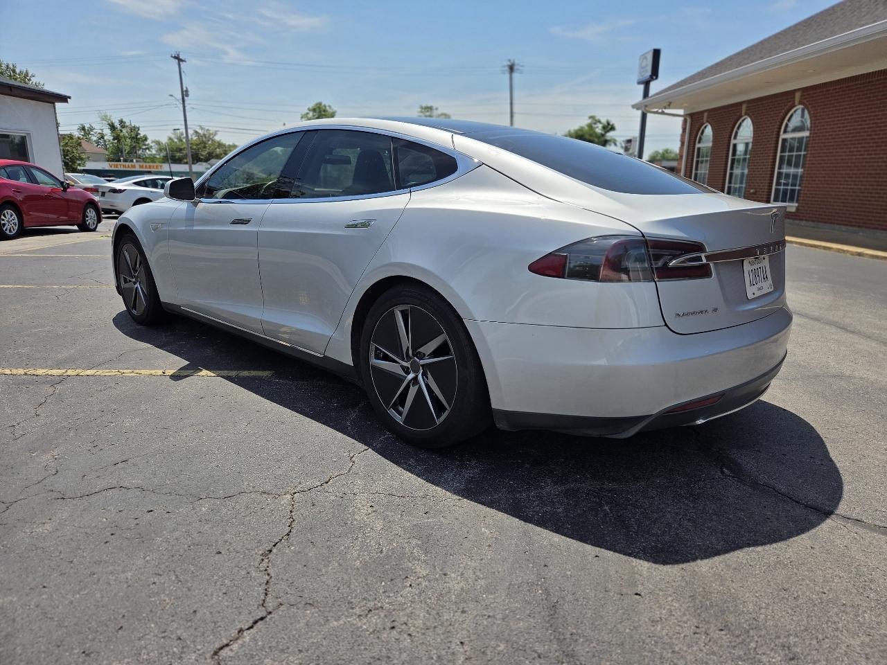 Tesla Model S Signature 2013