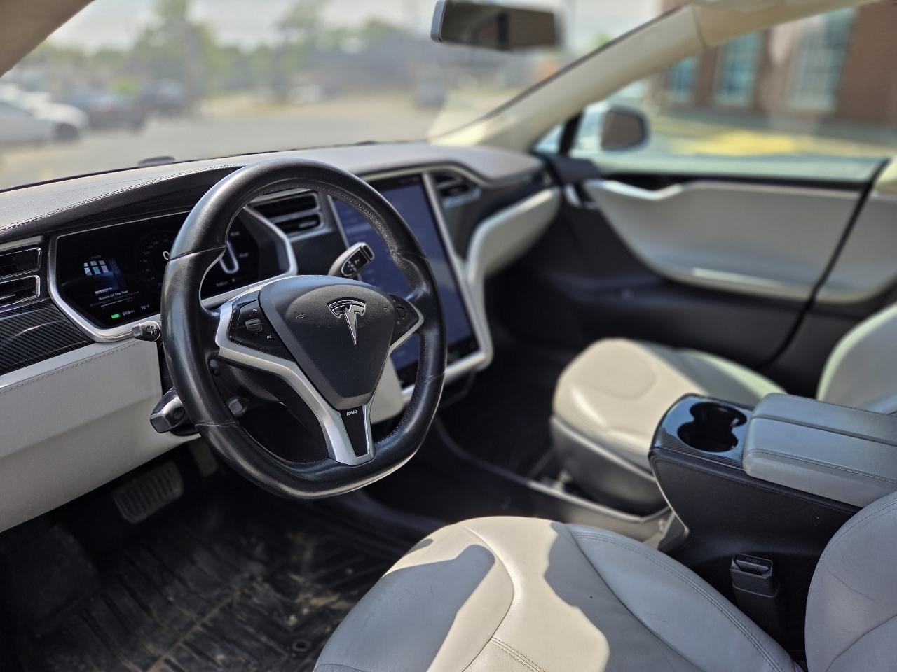 Tesla Model S Signature 2013