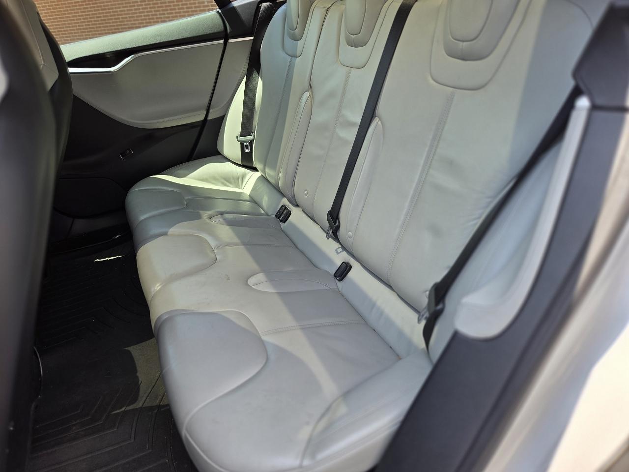 Tesla Model S Signature 2013