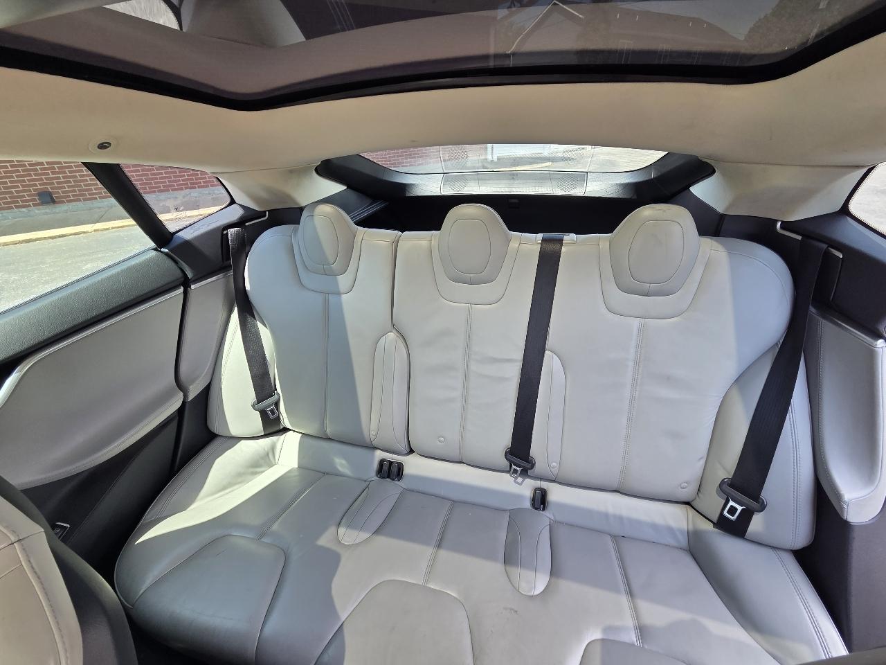 Tesla Model S Signature 2013