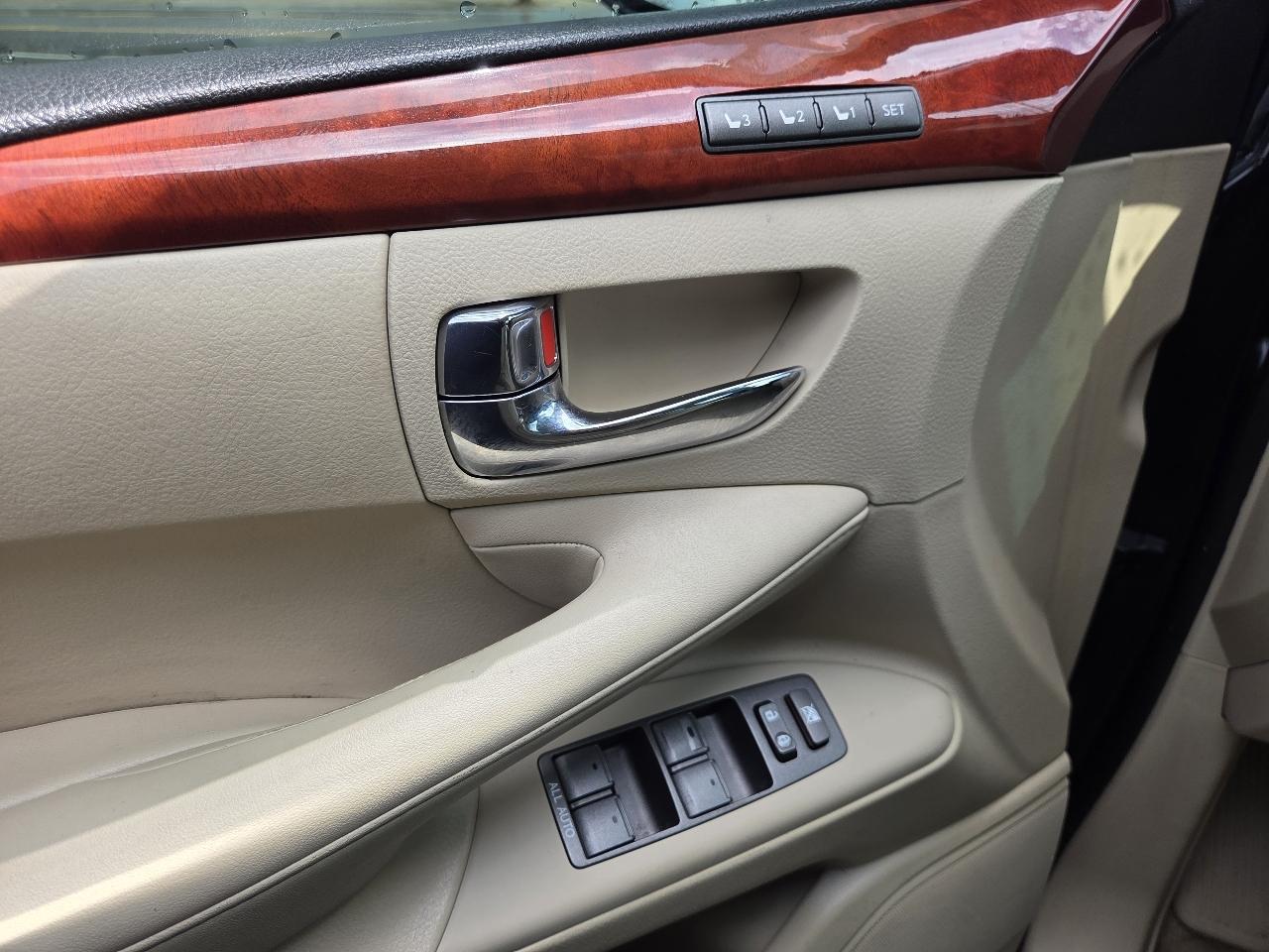 2008 Lexus LX 570 - Photo 11