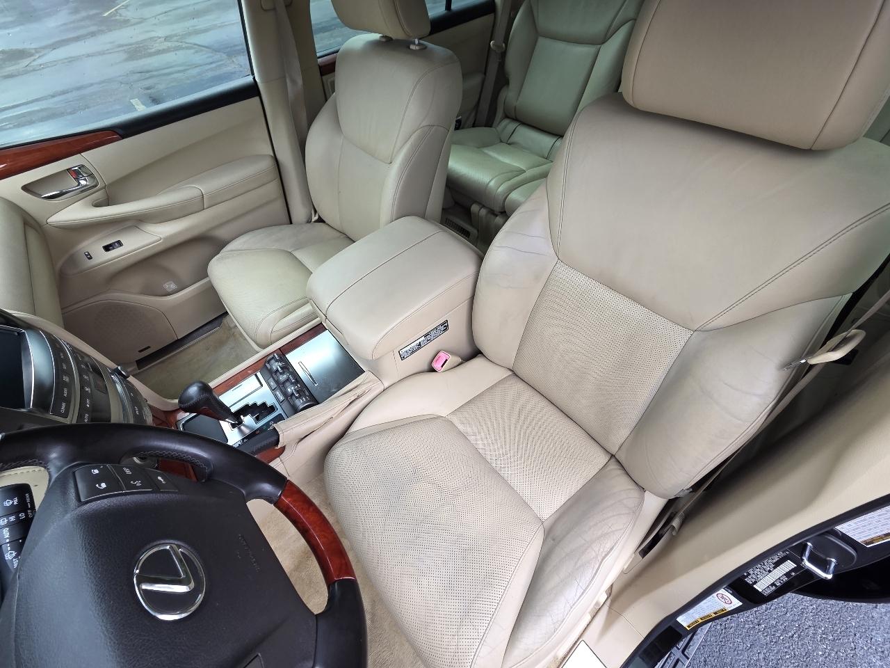 2008 Lexus LX 570 - Photo 28