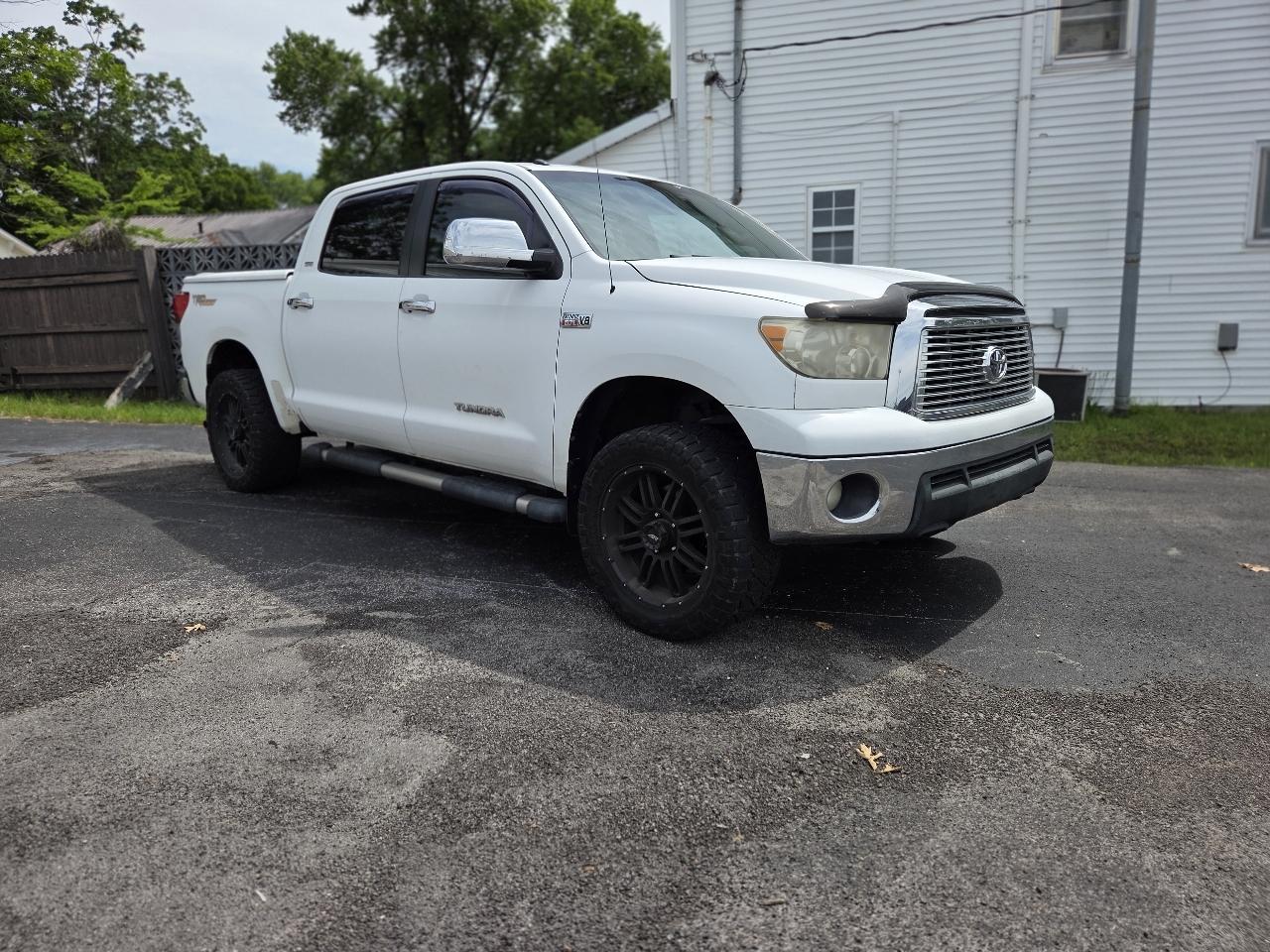 Toyota Tundra Tundra-Grade CrewMax 5.7L 2WD 2010
