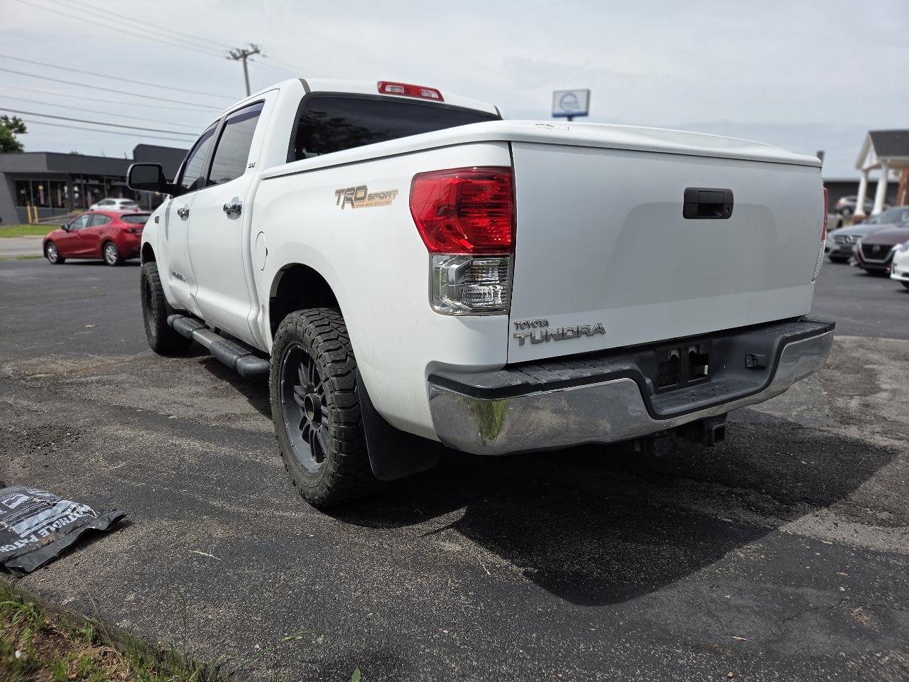 Toyota Tundra Tundra-Grade CrewMax 5.7L 2WD 2010