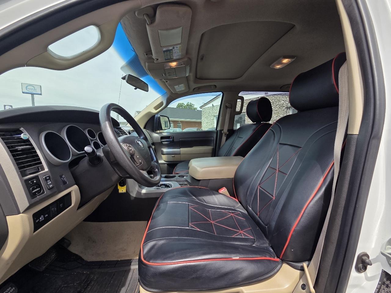 Toyota Tundra Tundra-Grade CrewMax 5.7L 2WD 2010