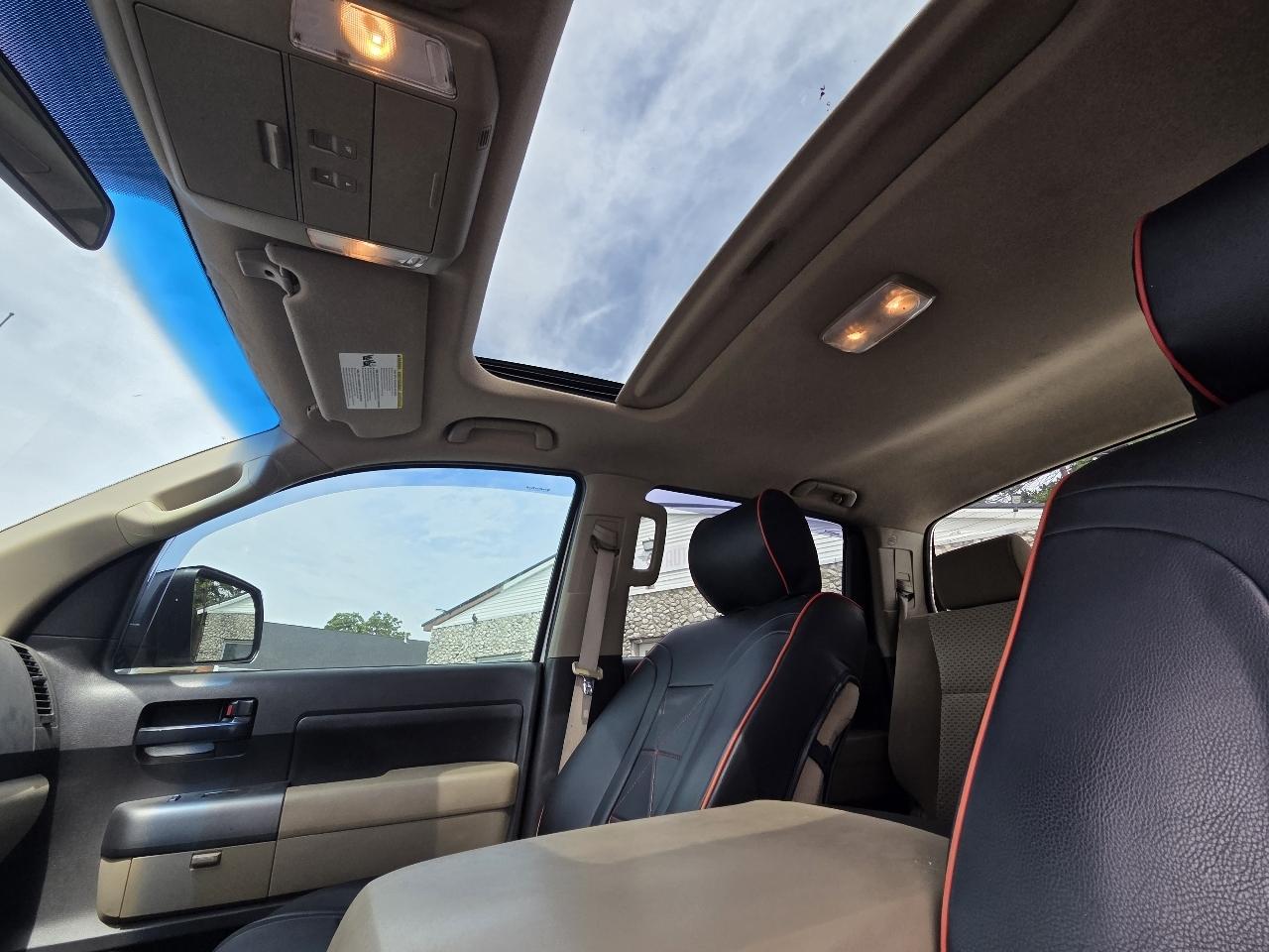 Toyota Tundra Tundra-Grade CrewMax 5.7L 2WD 2010