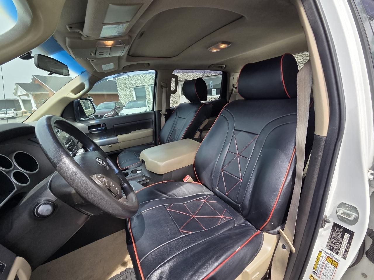 Toyota Tundra Tundra-Grade CrewMax 5.7L 2WD 2010