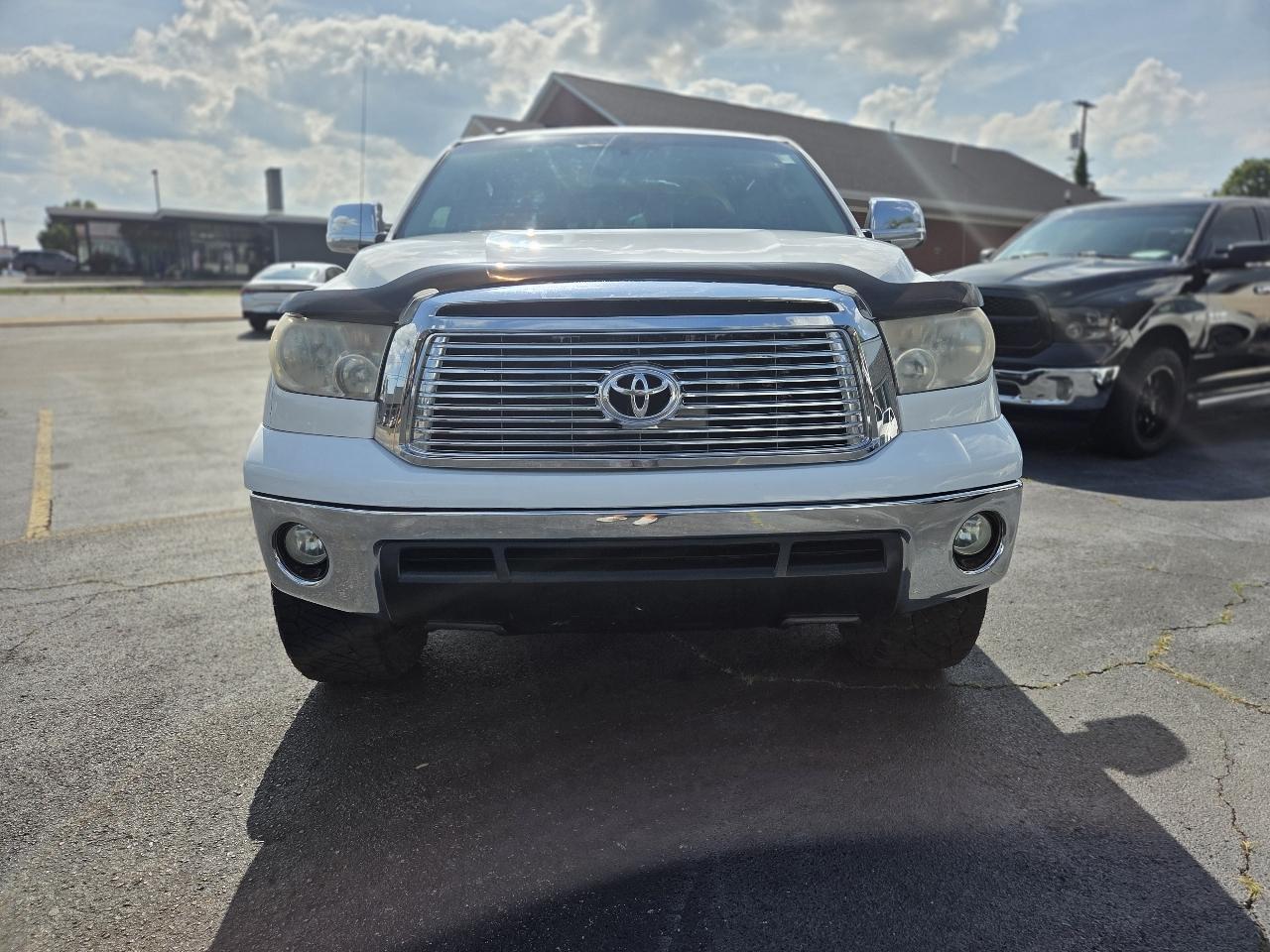 Toyota Tundra Tundra-Grade CrewMax 5.7L 2WD 2010