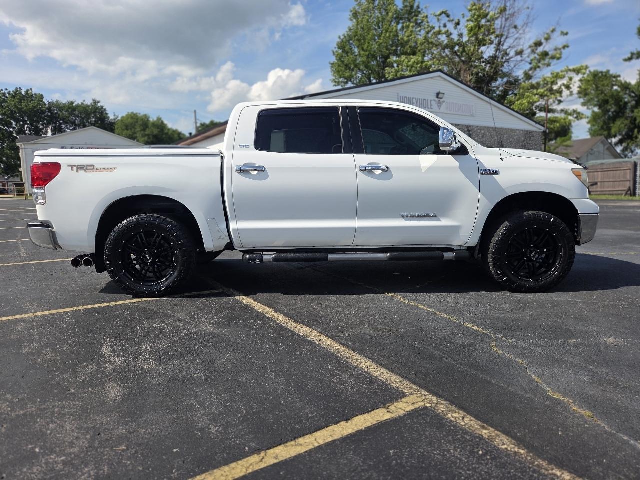 Toyota Tundra Tundra-Grade CrewMax 5.7L 2WD 2010