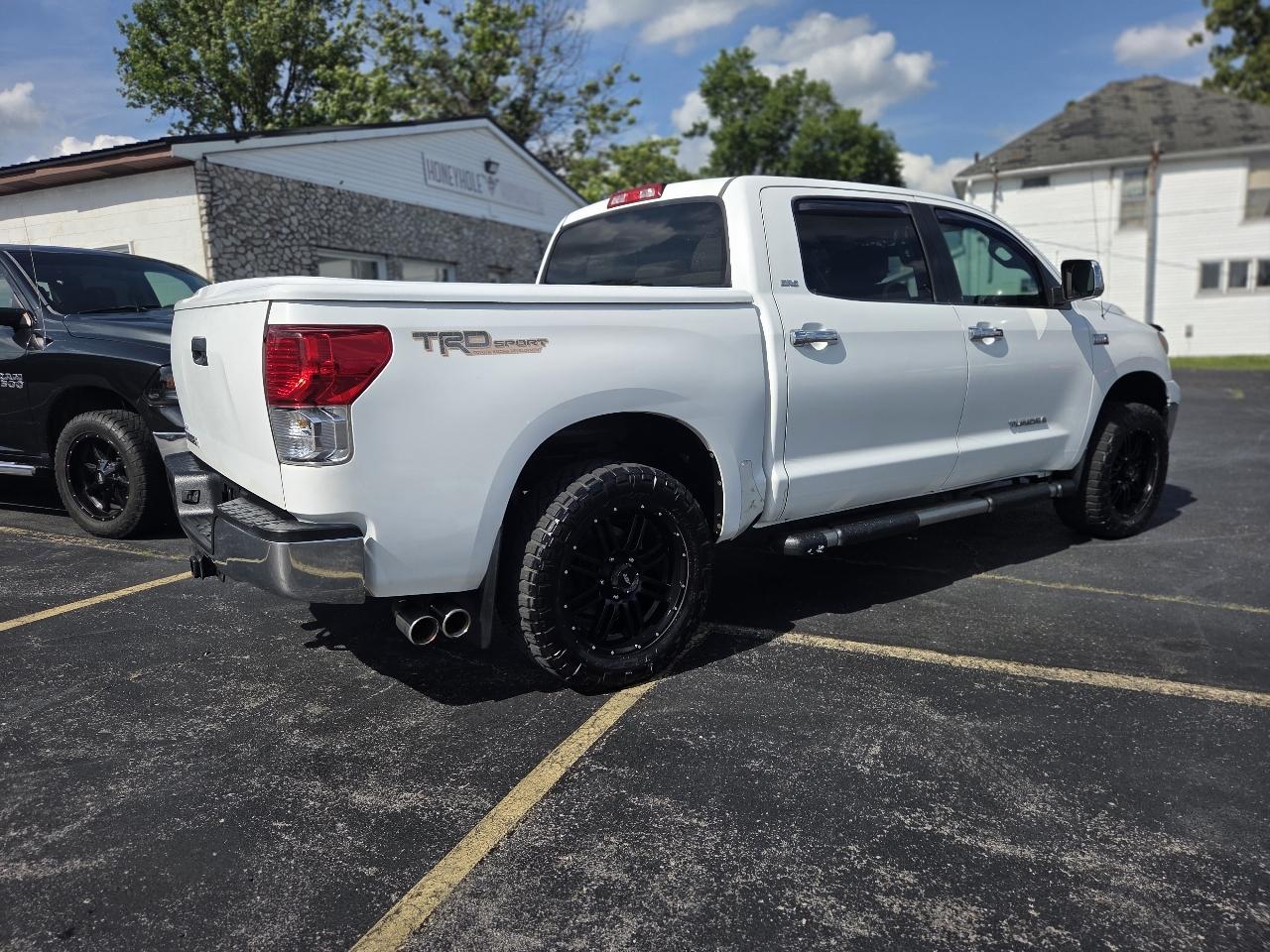 Toyota Tundra Tundra-Grade CrewMax 5.7L 2WD 2010