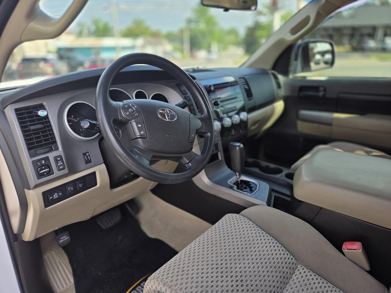 Toyota Tundra Tundra-Grade CrewMax 5.7L 2WD 2010
