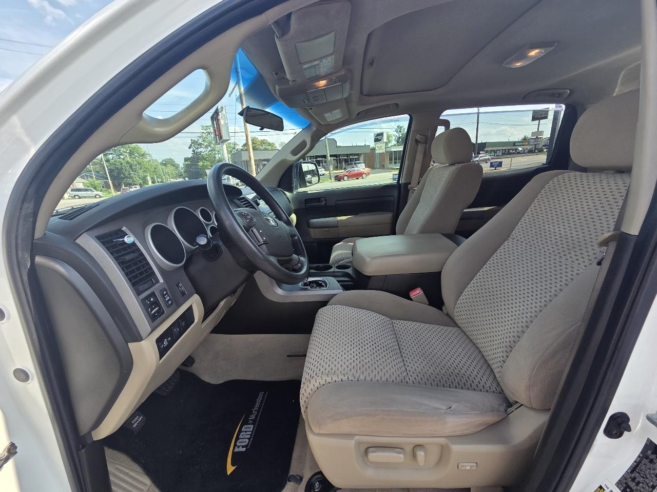 Toyota Tundra Tundra-Grade CrewMax 5.7L 2WD 2010